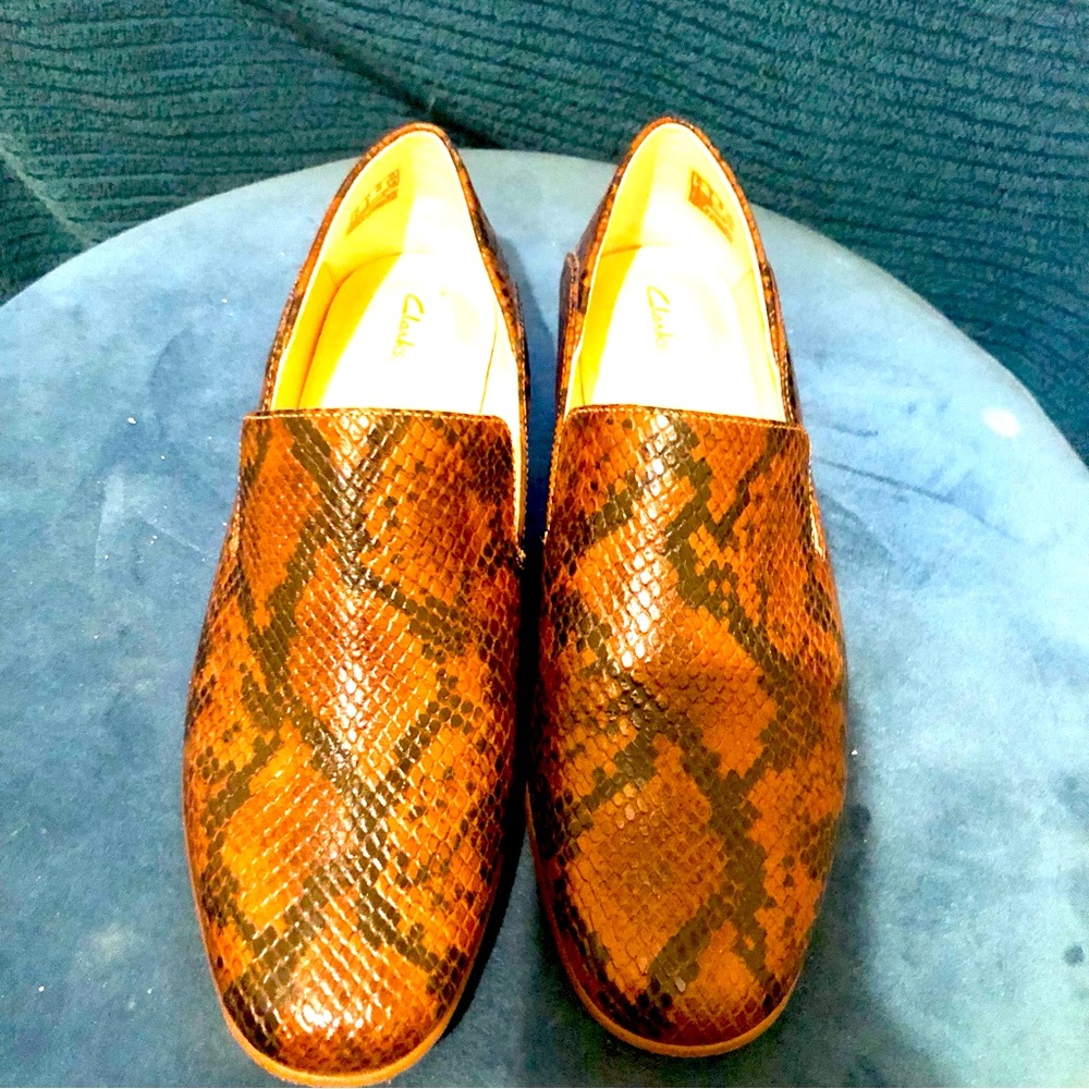 Clarks Pure Viola Snake Skin Pattern Flats, Size 8